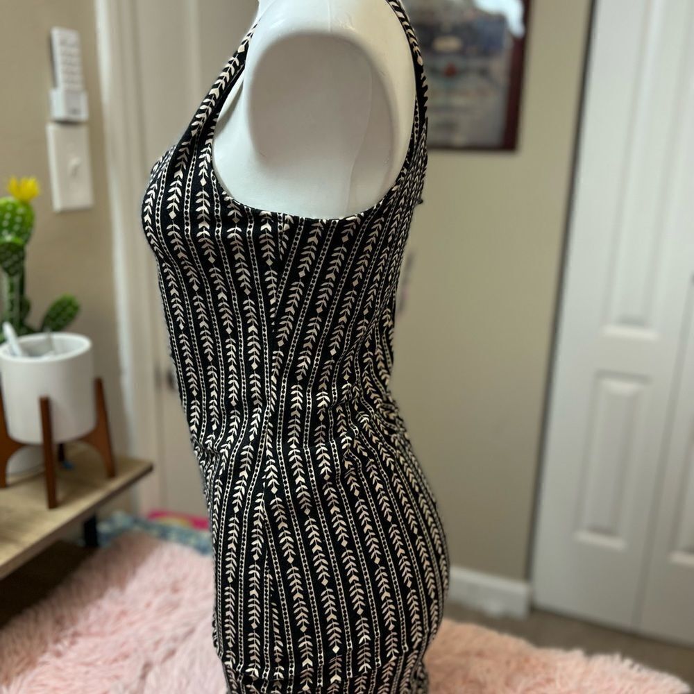Dress   - Picture 3 of 6